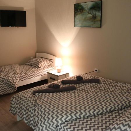 Apartman Petrov Donji Milanovac Exterior foto
